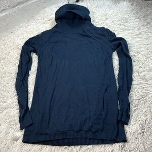 Lululemon Sweater Turtle Neck